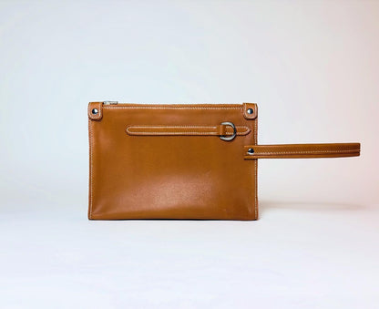 item no 11. pouch with an erect handle